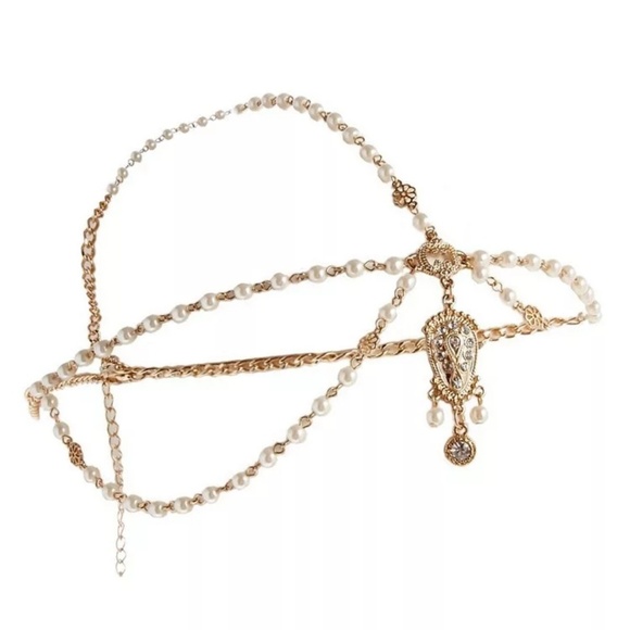 🆕️Boho Faux white pearls with gold head piece - Picture 2 of 5